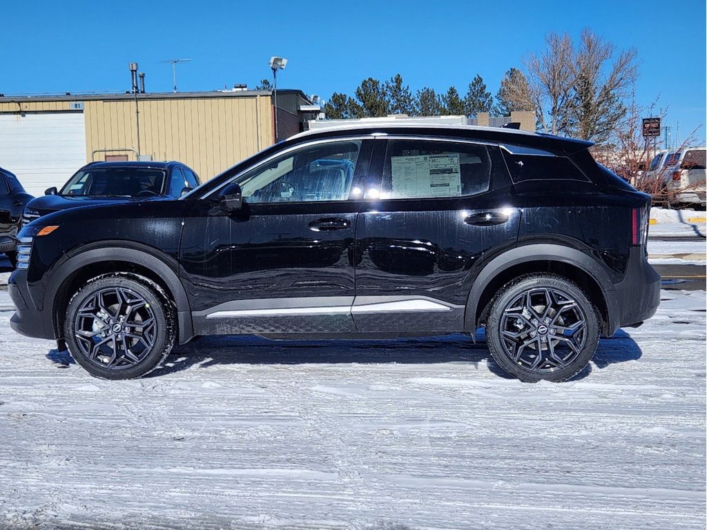 2025 Nissan Kicks SR photo 2