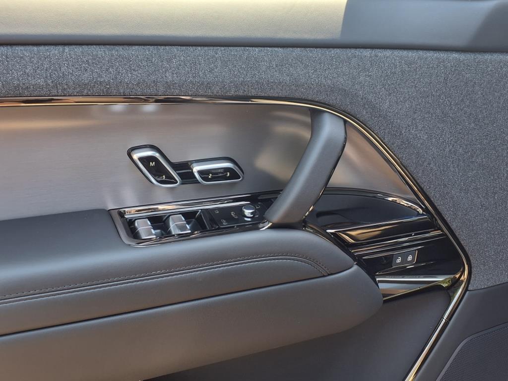 2025 Land Rover Range Rover Sport SE photo 10
