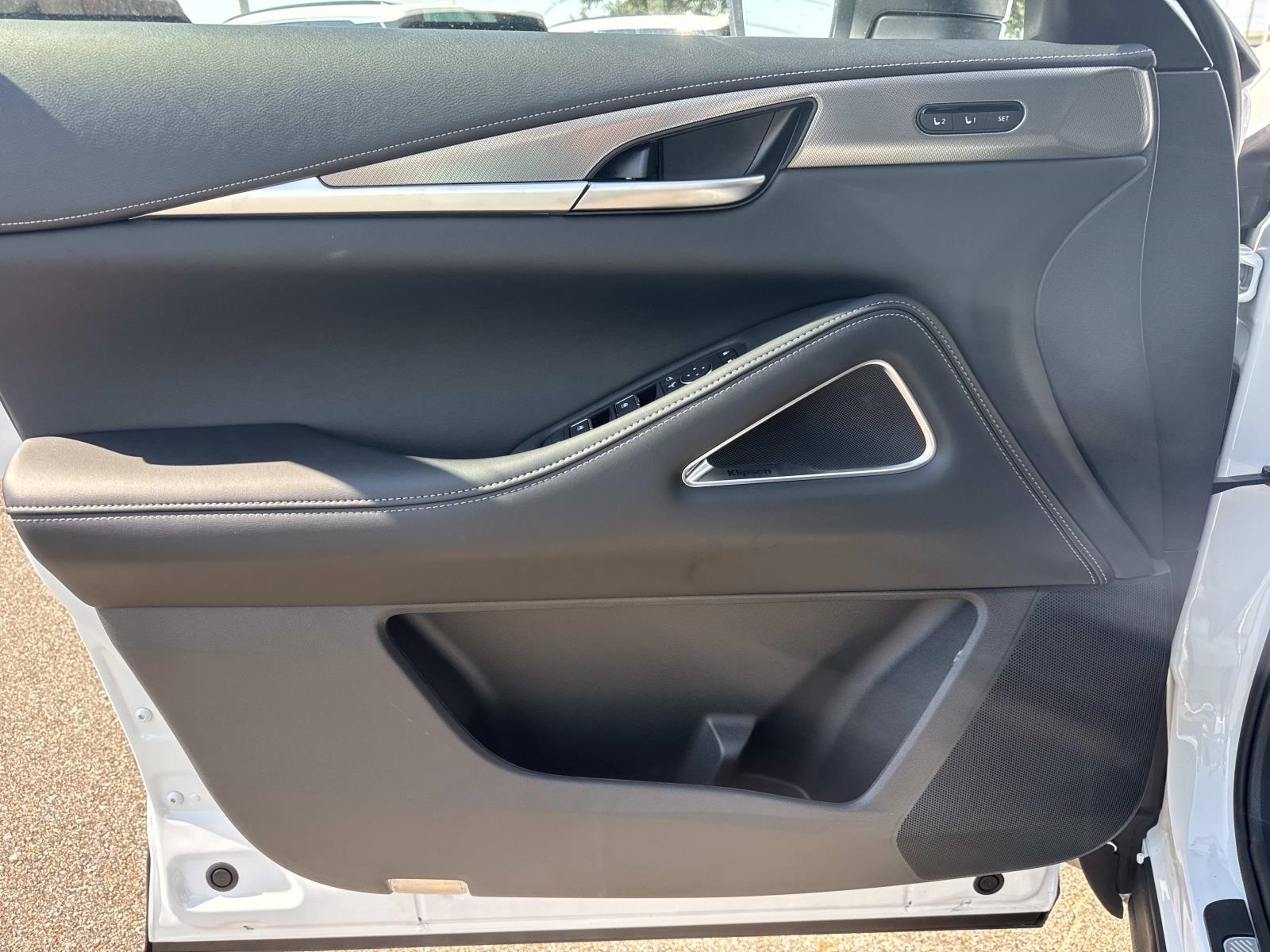 2026 Infiniti QX60 Luxe photo 11