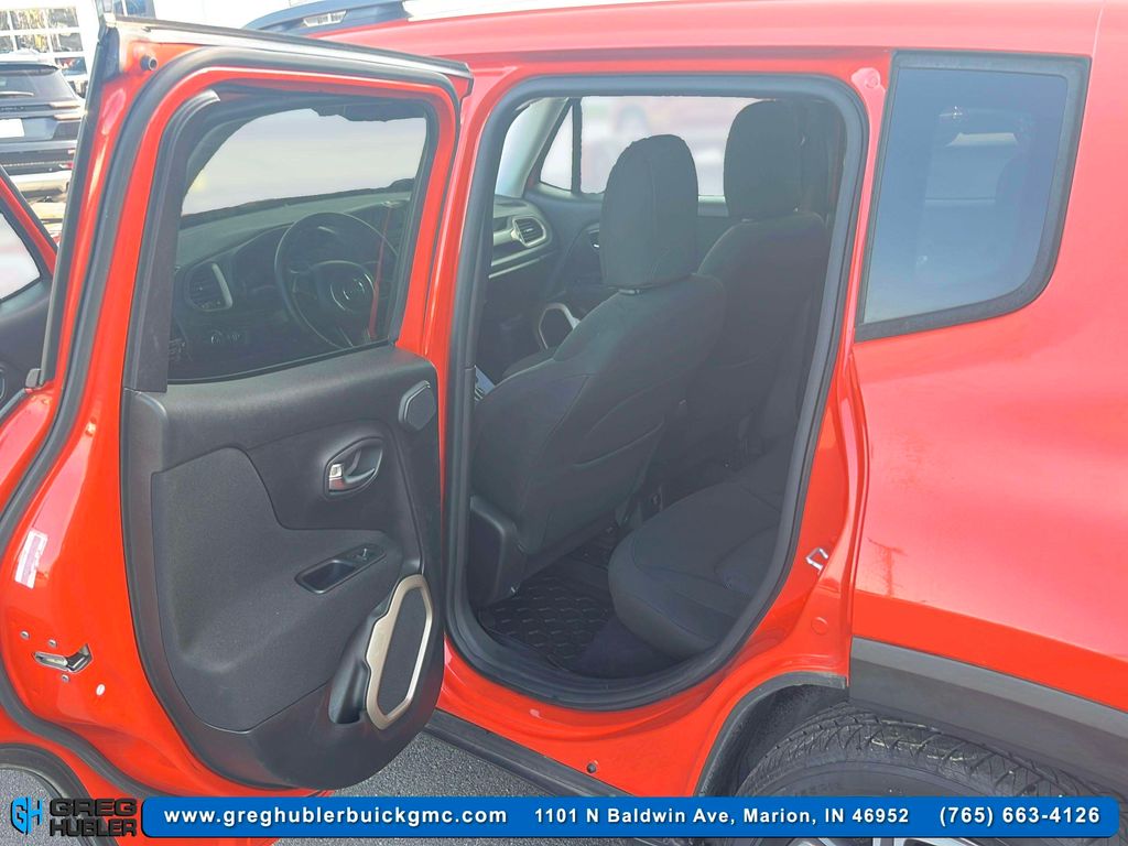 2015 Jeep Renegade Latitude photo 12
