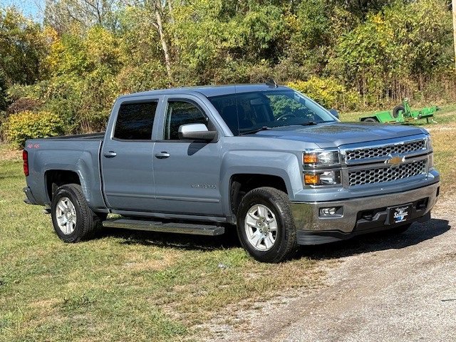 2015 Chevrolet Silverado 1500 LT photo 2
