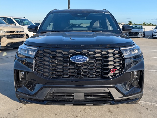 2026 Ford Explorer ST photo 3