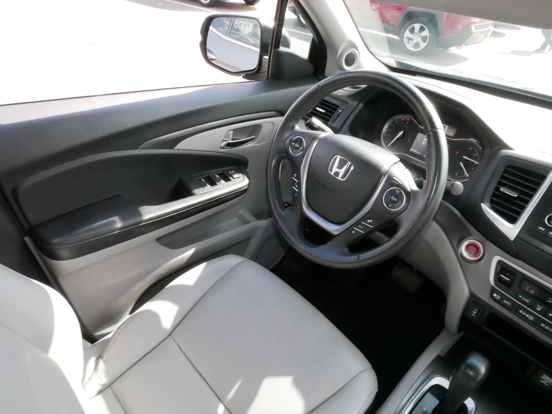 2019 Honda Ridgeline RTL photo 9