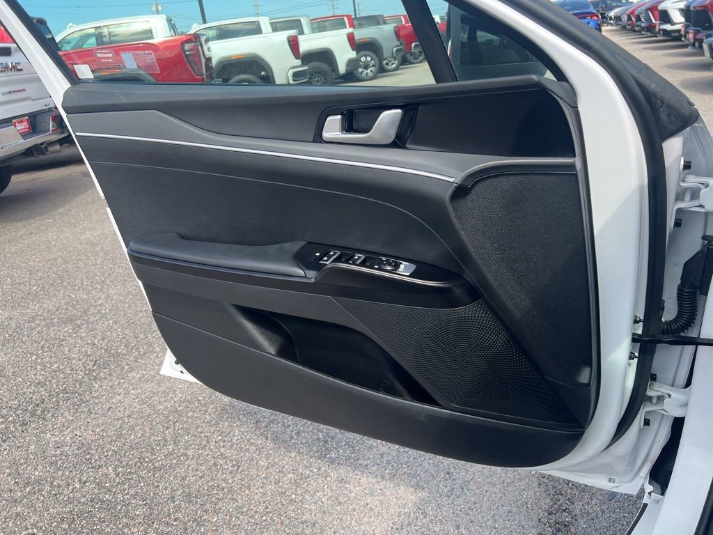2024 Kia K5 GT-Line photo 14