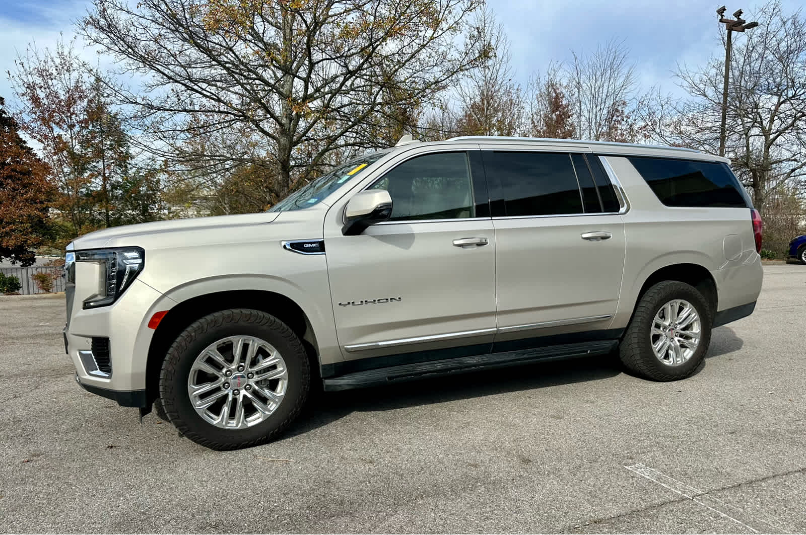 2022 GMC Yukon XL SLT's photo
