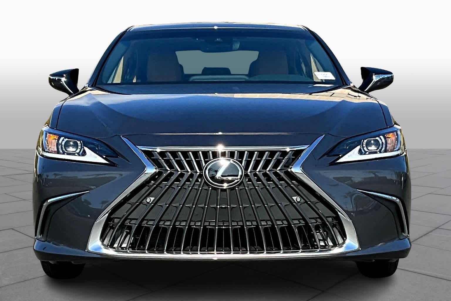 2025 Lexus ES 350 photo 3