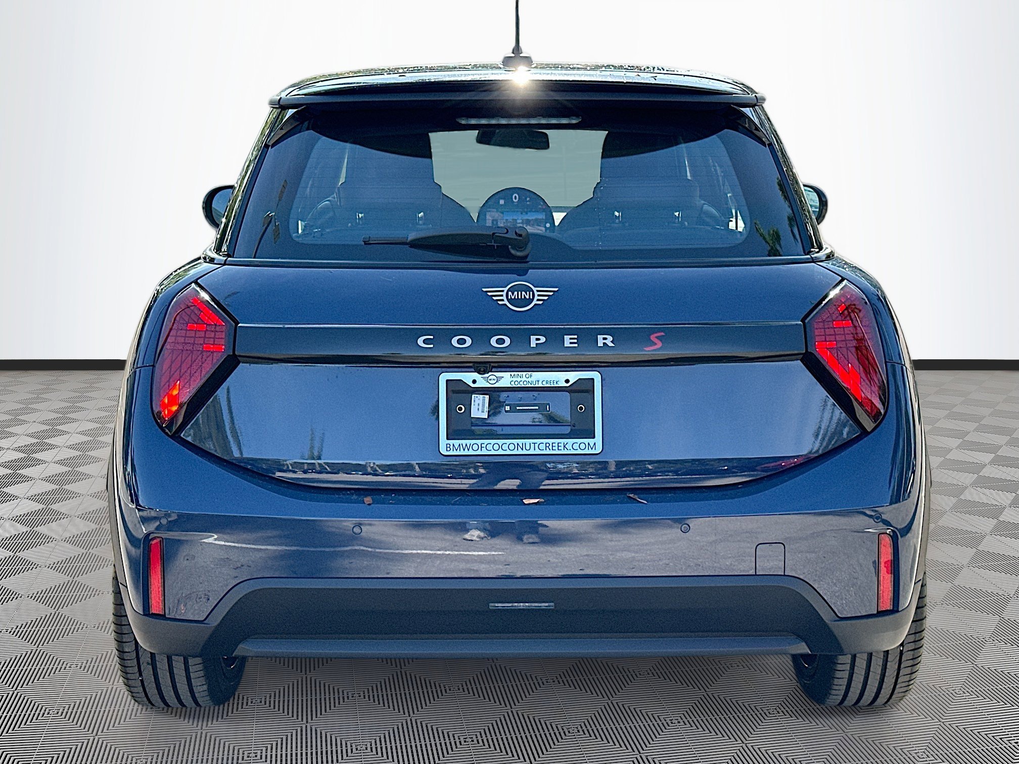 2025 Mini Cooper S Hardtop 2 Door Iconic photo 6