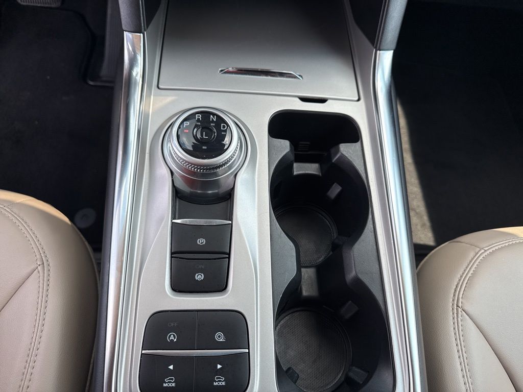 2023 Ford Explorer XLT photo 22
