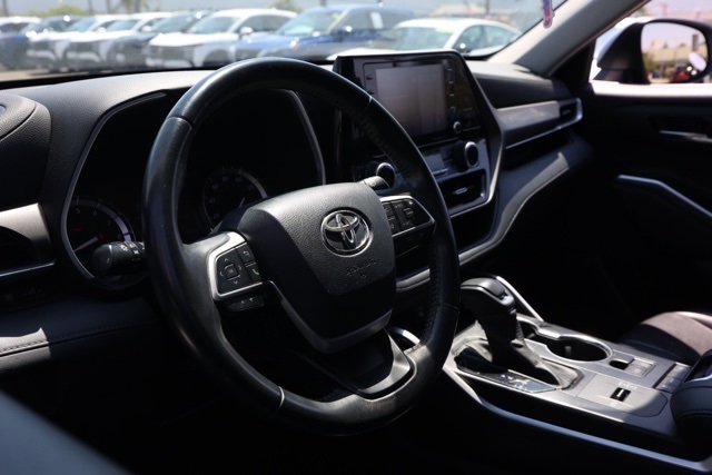 2022 Toyota Highlander XLE photo 11