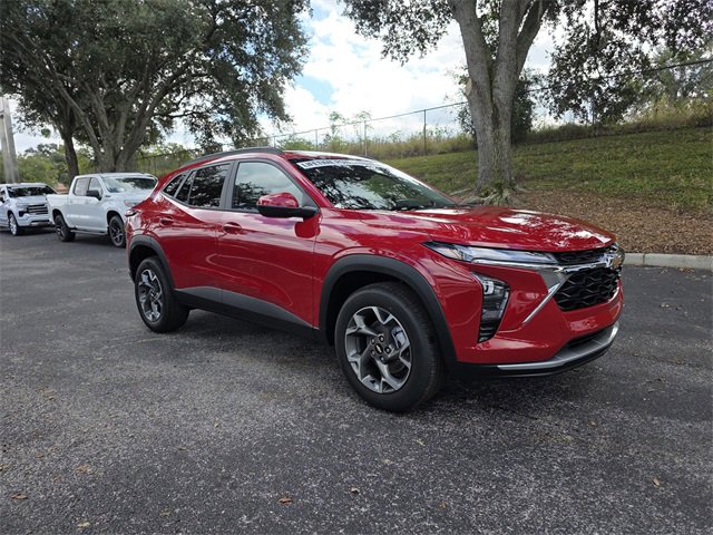 2026 Chevrolet Trax LT photo 2