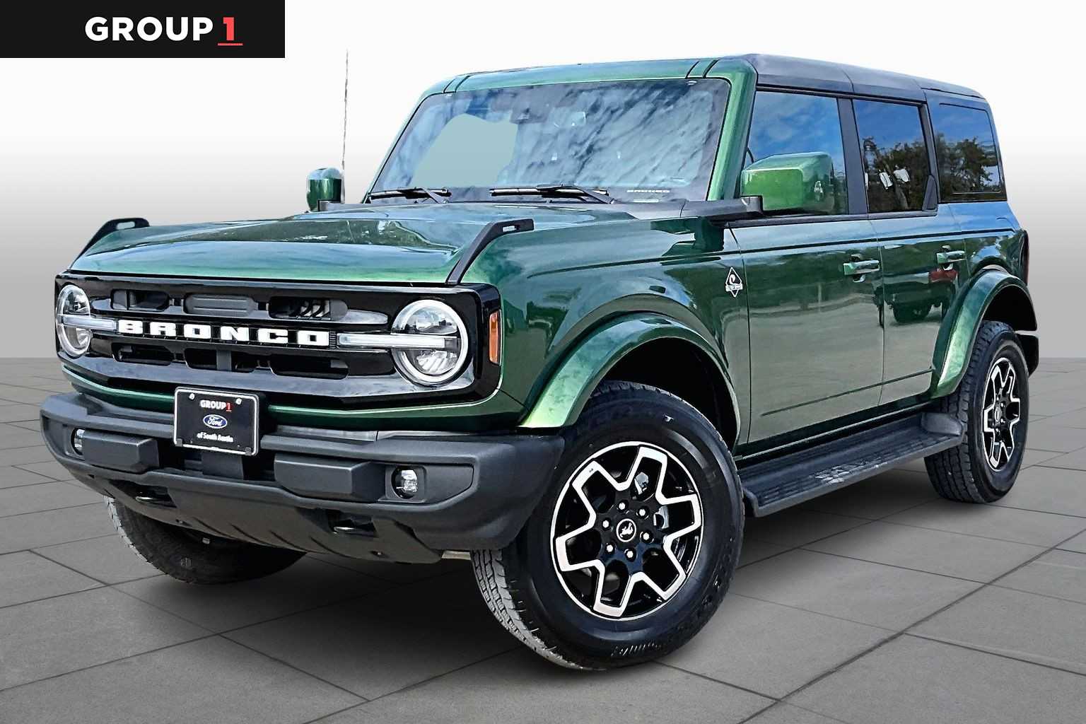 2025 Ford Bronco 4-Door Outer Banks's photo