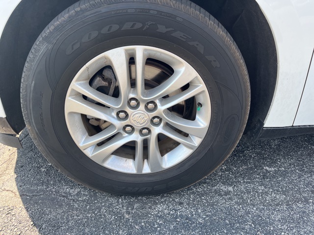 2018 Buick Enclave Essence photo 3