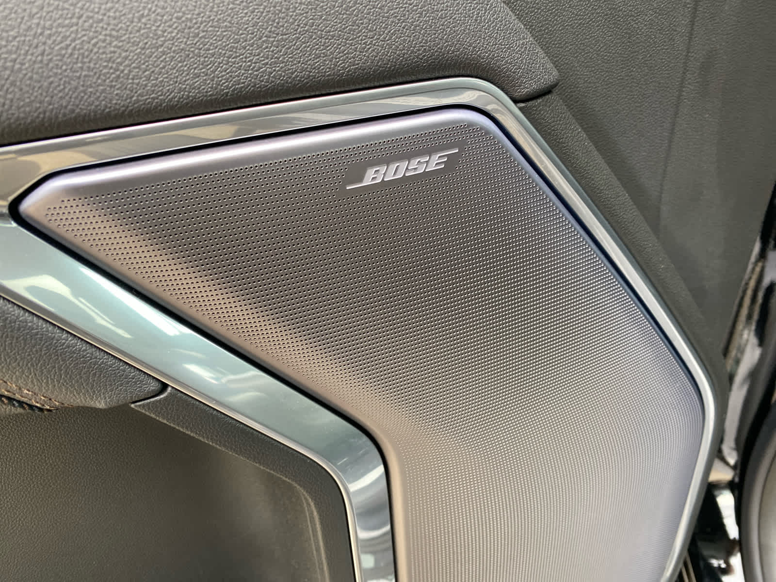 2025 Chevrolet Silverado 1500 High Country photo 9