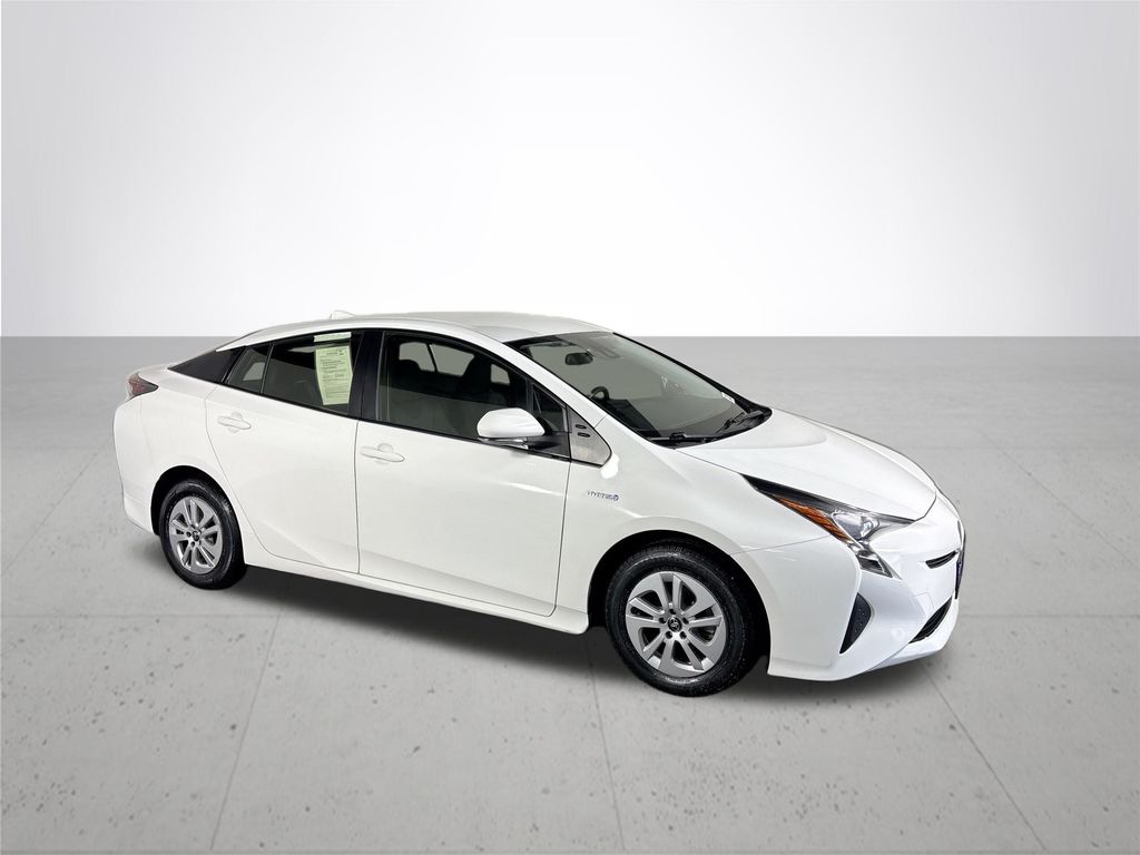 2017 Toyota Prius Two photo 4