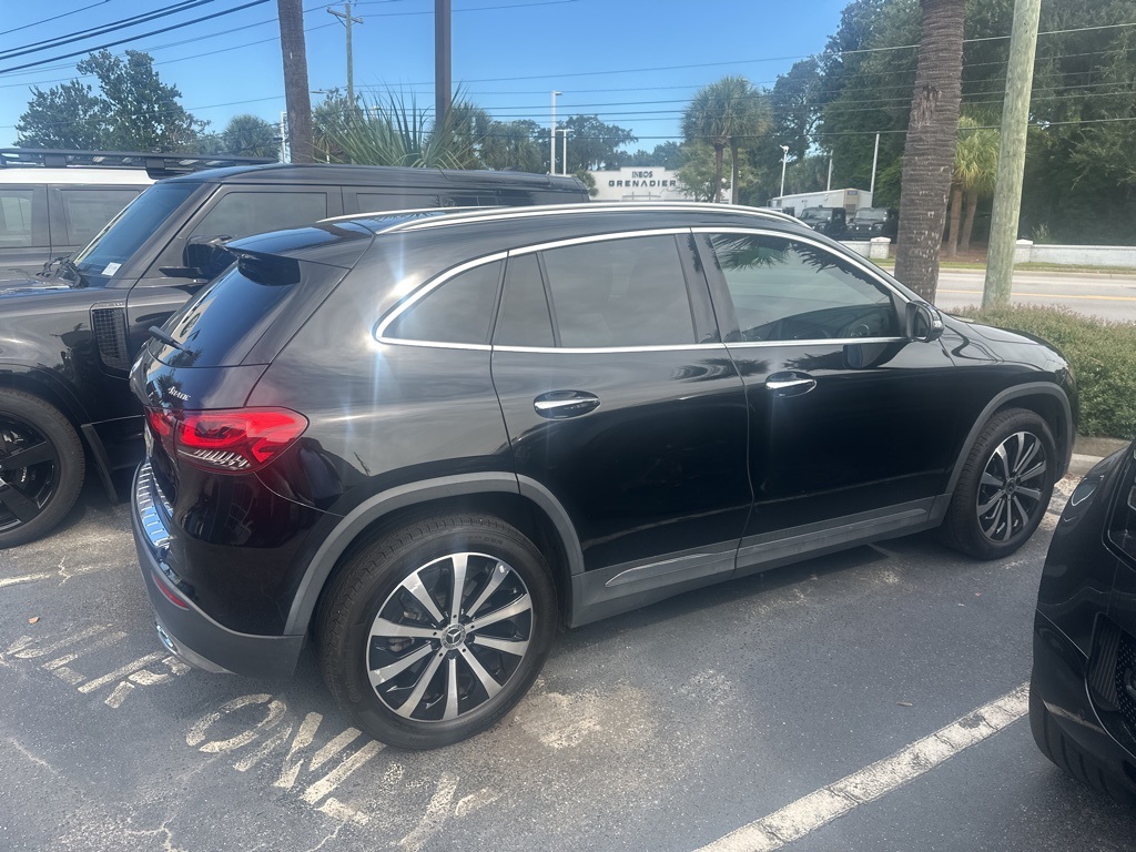 2021 Mercedes Benz GLA 250 4MATIC photo 3