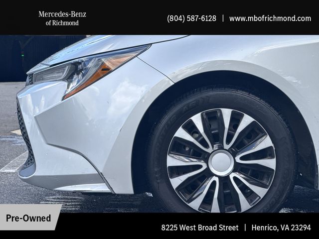 2021 Toyota Corolla LE photo 3