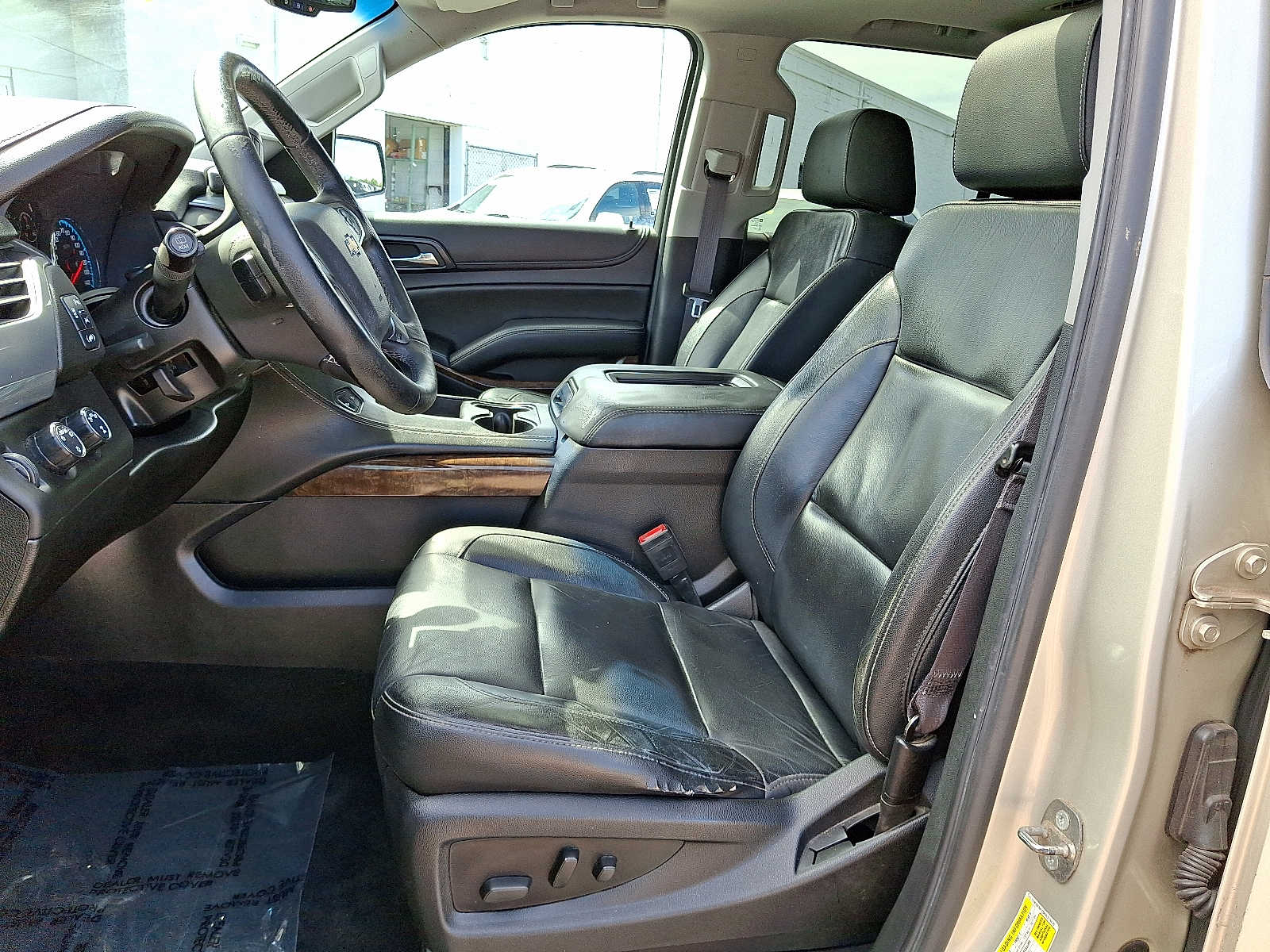 2017 Chevrolet Tahoe LT photo 14