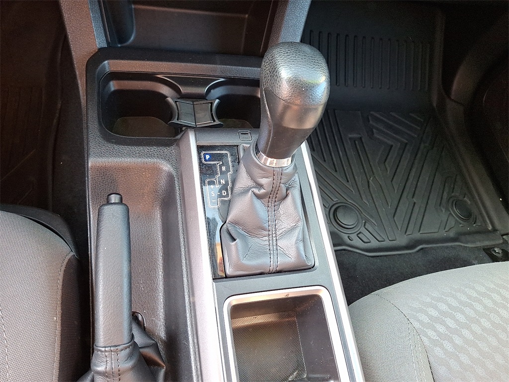 2023 Toyota Tacoma SR5 photo 21