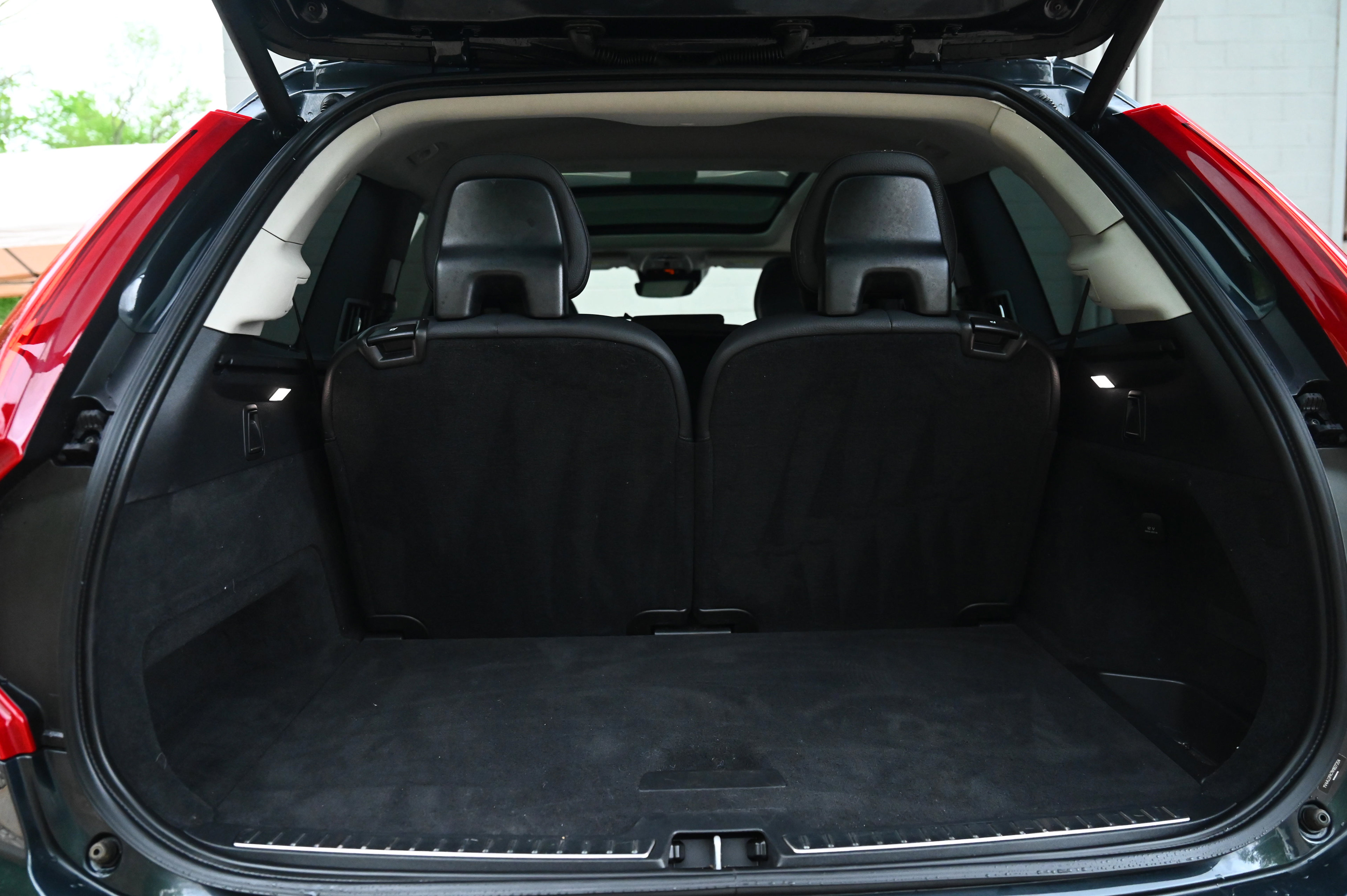 2022 Volvo XC90 T6 Momentum photo 42