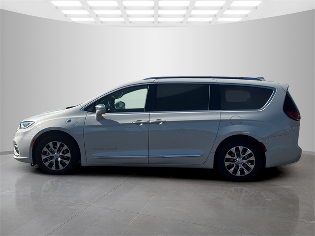 2021 Chrysler Pacifica Hybrid Pinnacle photo 4