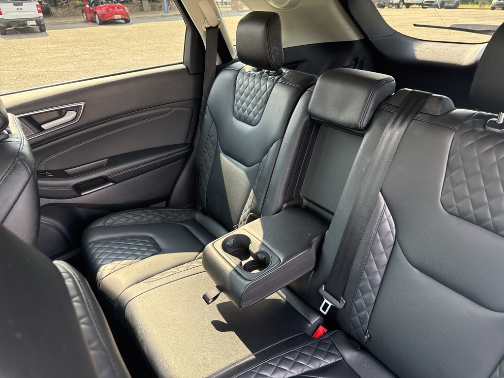 2024 Ford Edge Titanium photo 4