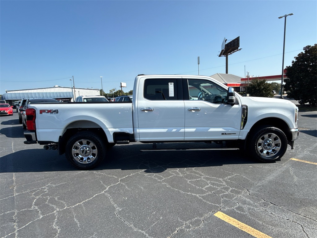 2024 Ford F-250 Lariat photo 2