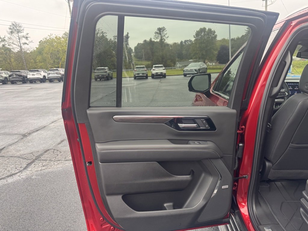 2026 Chevrolet Suburban Premier photo 22