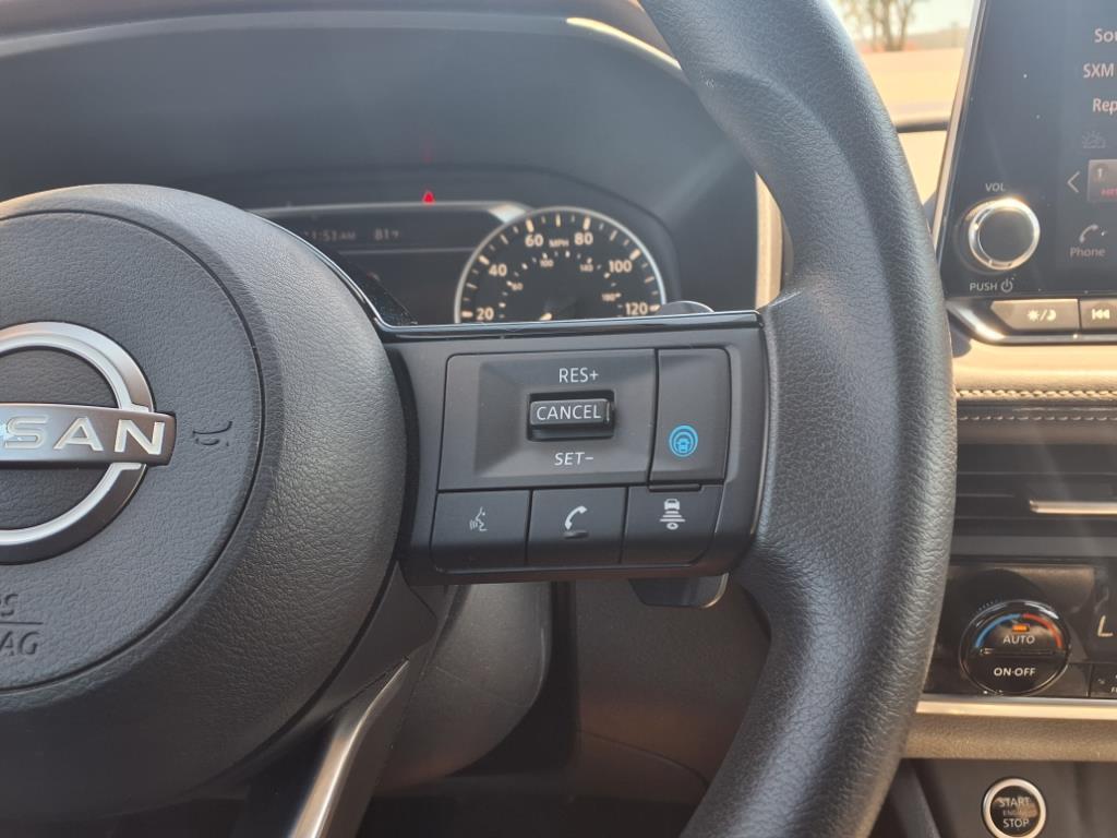 2023 Nissan Rogue SV photo 11