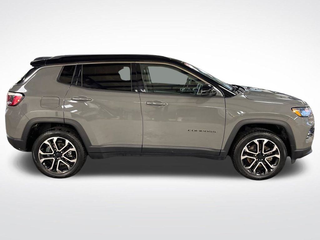 2022 Jeep Compass Limited photo 4
