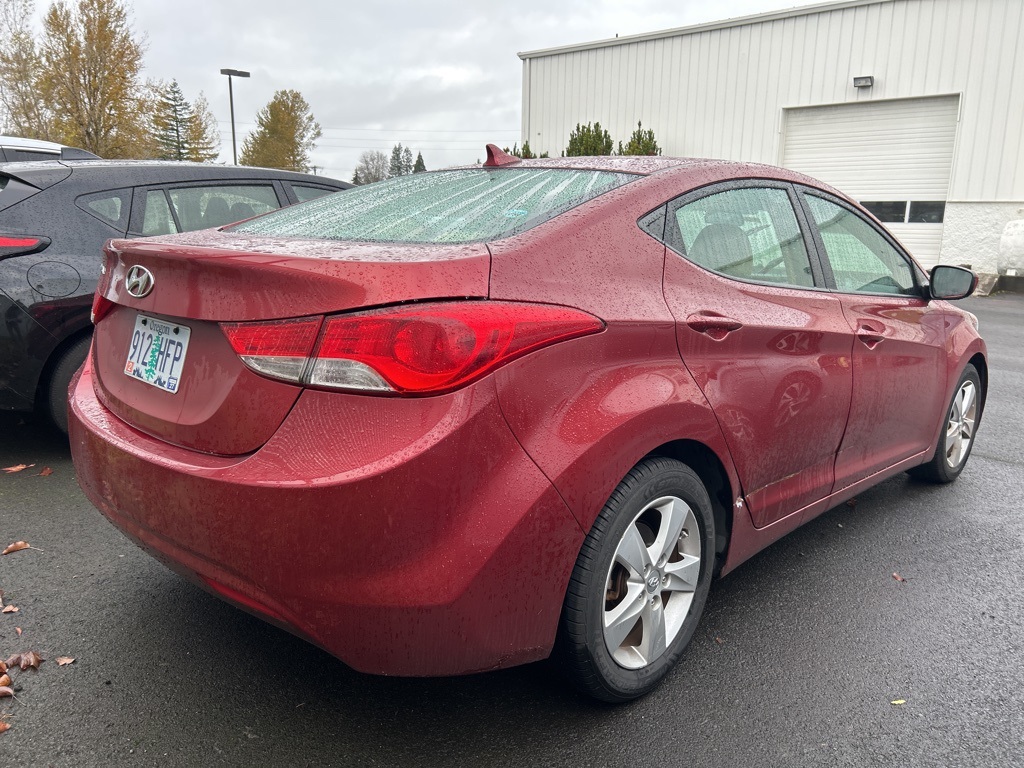 2013 Hyundai Elantra GLS photo 2