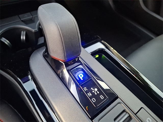 2025 Toyota Prius Plug-in XSE photo 9