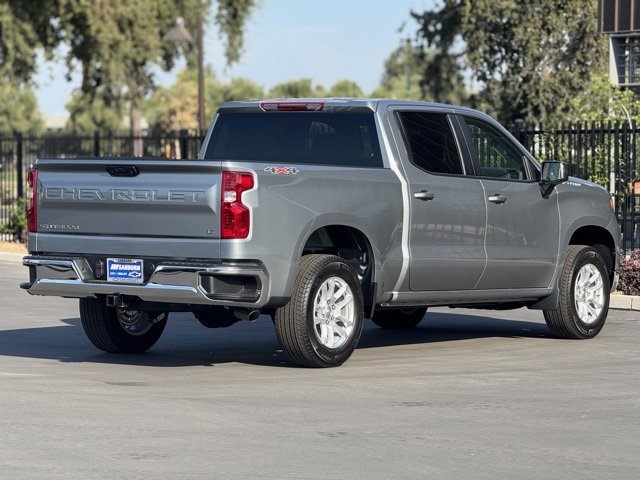 2026 Chevrolet Silverado 1500 LT photo 3