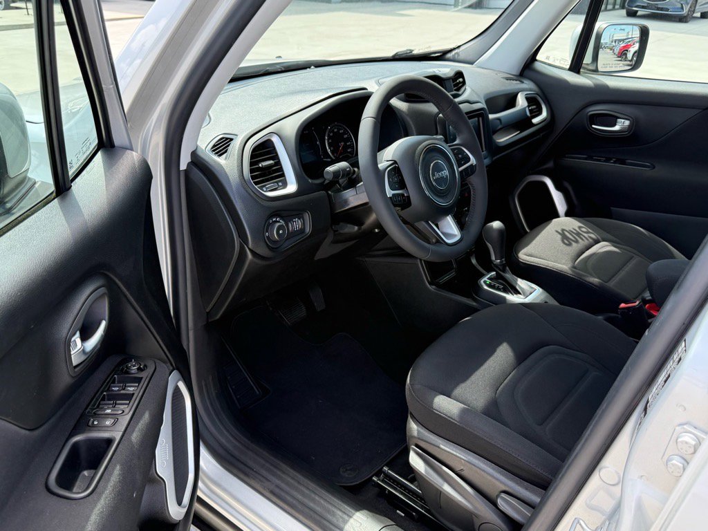 2019 Jeep Renegade Latitude photo 4