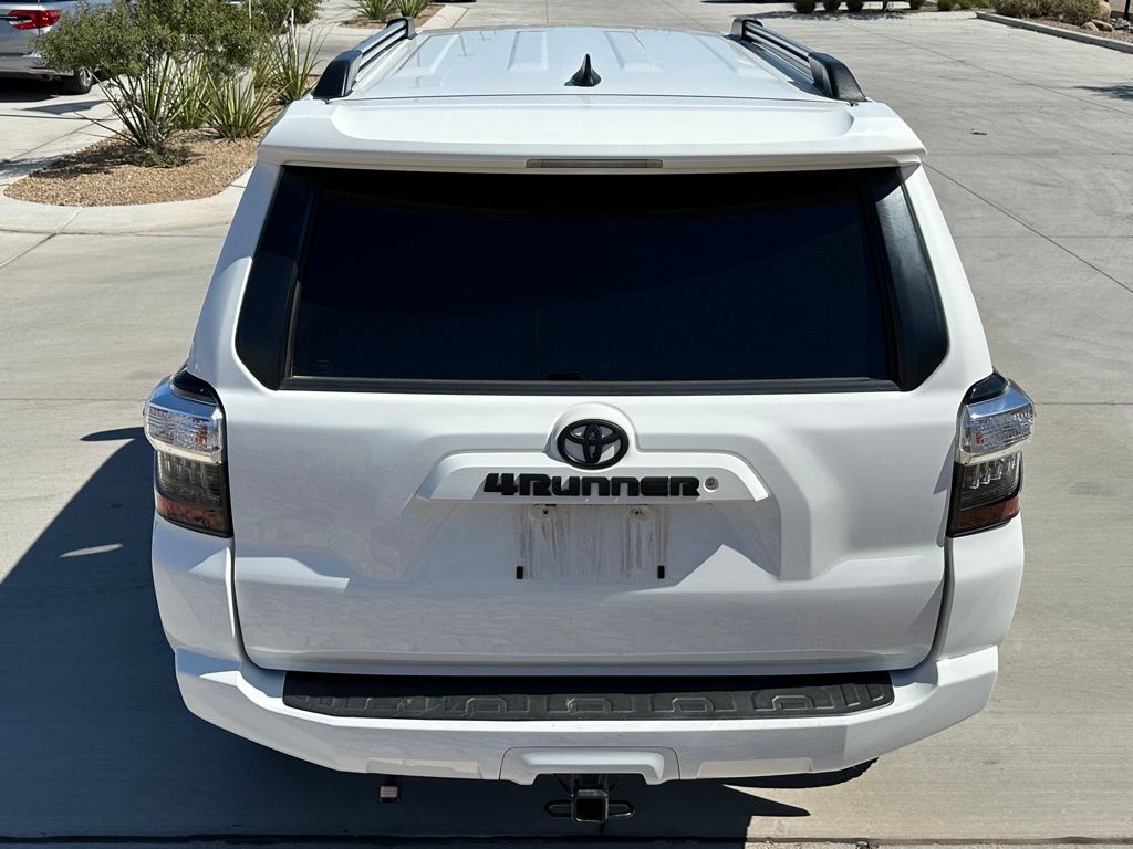 2019 Toyota 4Runner SR5 photo 3