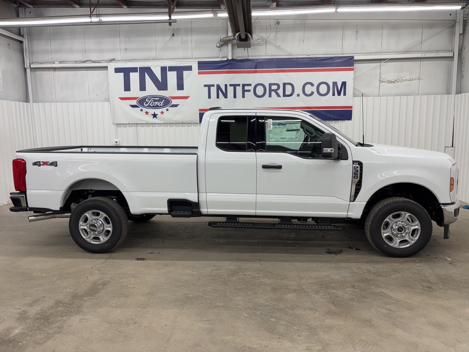 2025 Ford F-350 Super Duty XLT's photo