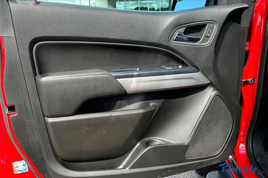 2019 Chevrolet Colorado LT photo 18