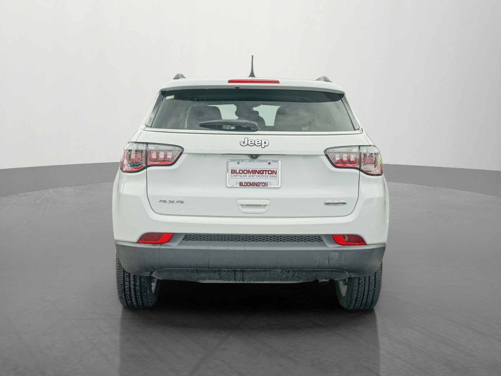 2022 Jeep Compass Latitude Lux photo 3