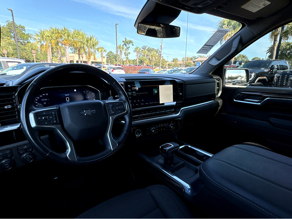 2023 Chevrolet Silverado 1500 RST photo 3