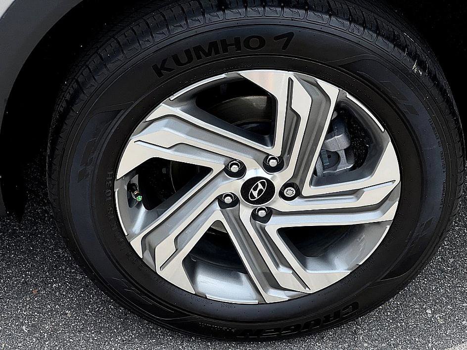 2022 Hyundai Santa Fe SEL photo 3