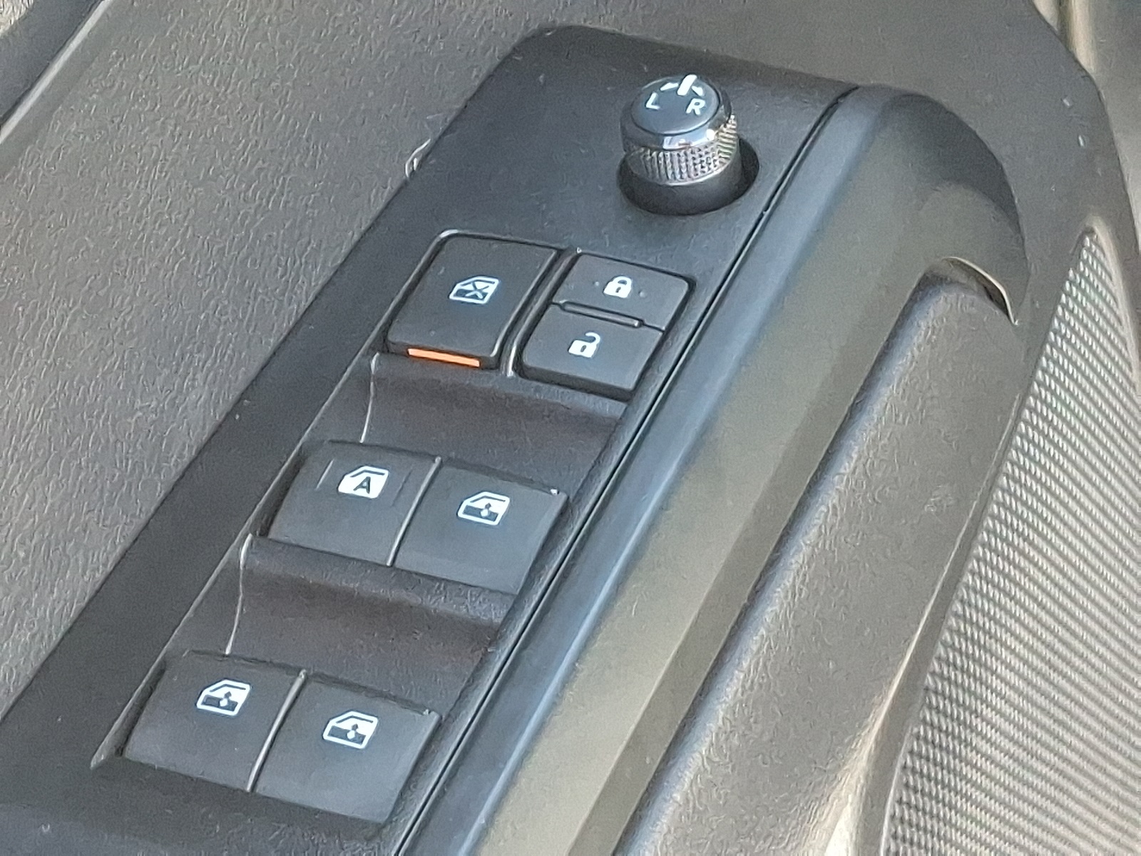 2022 Toyota Tacoma SR photo 25