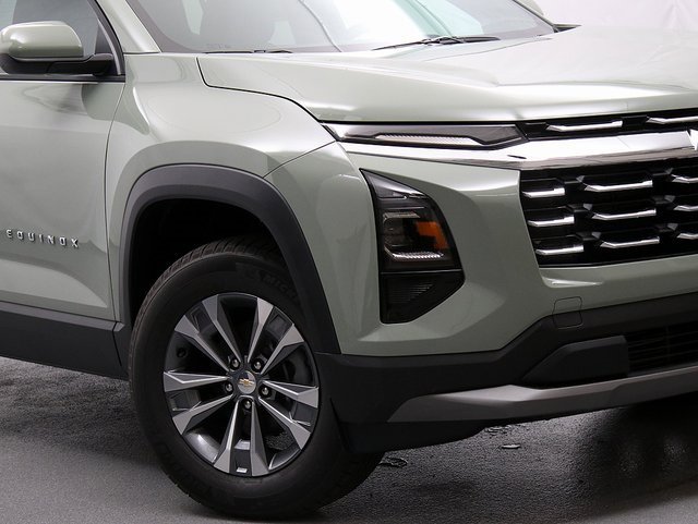 2026 Chevrolet Equinox LT photo 3