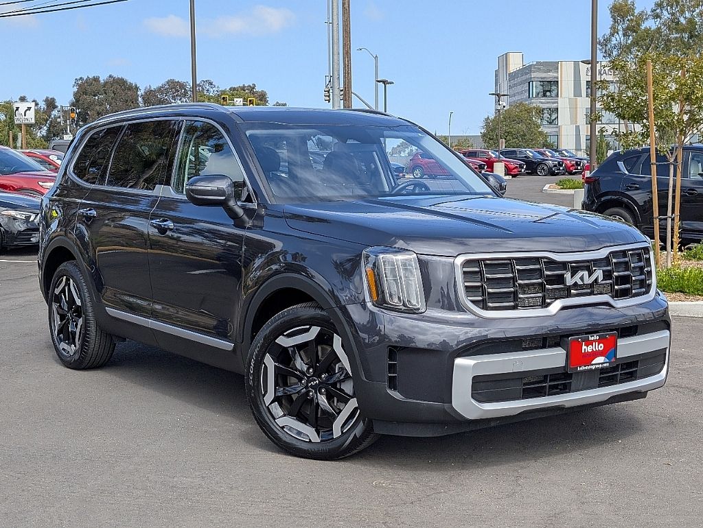 2025 Kia Telluride S photo 2