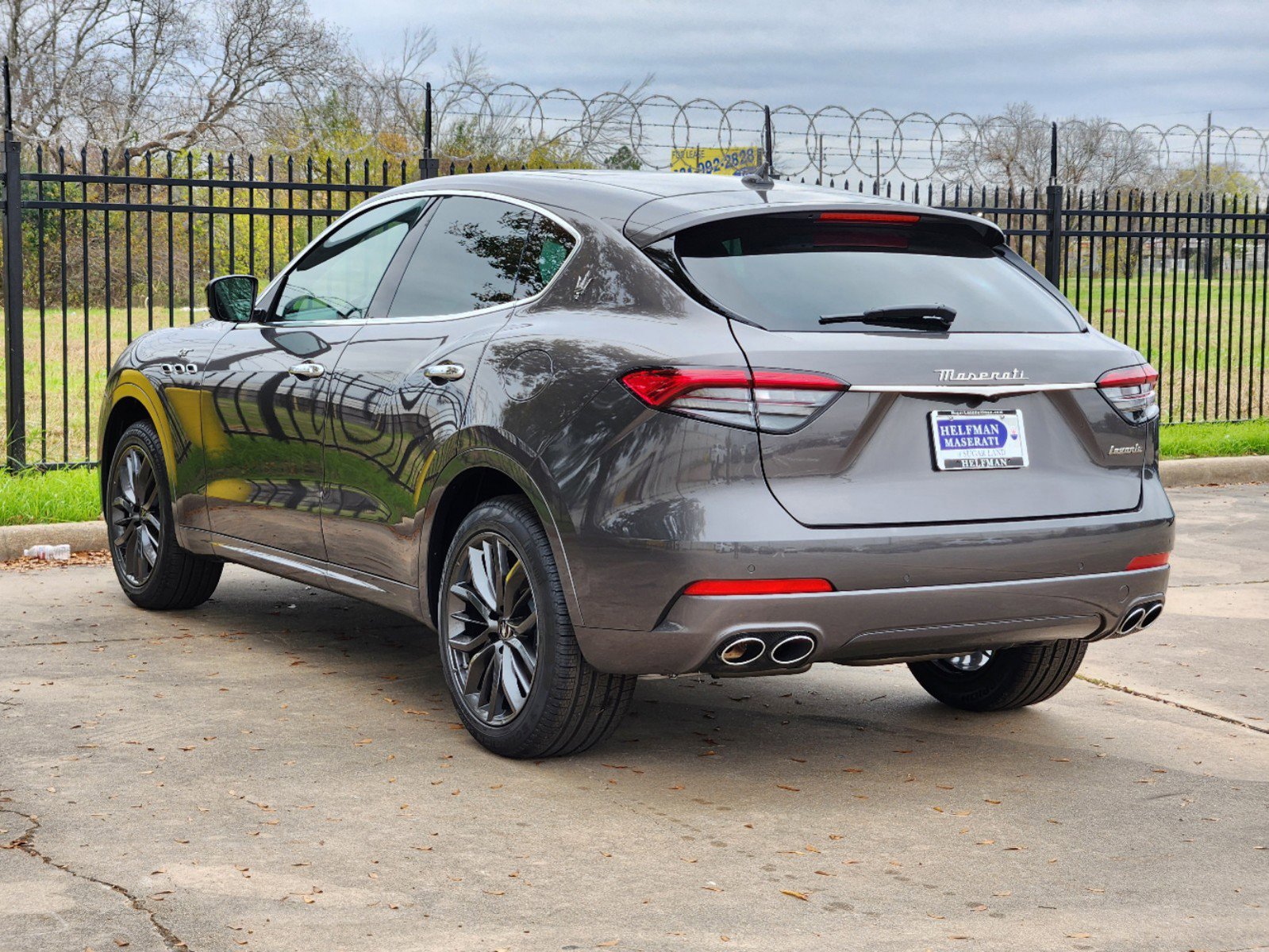 2024 Maserati Levante GT photo 4