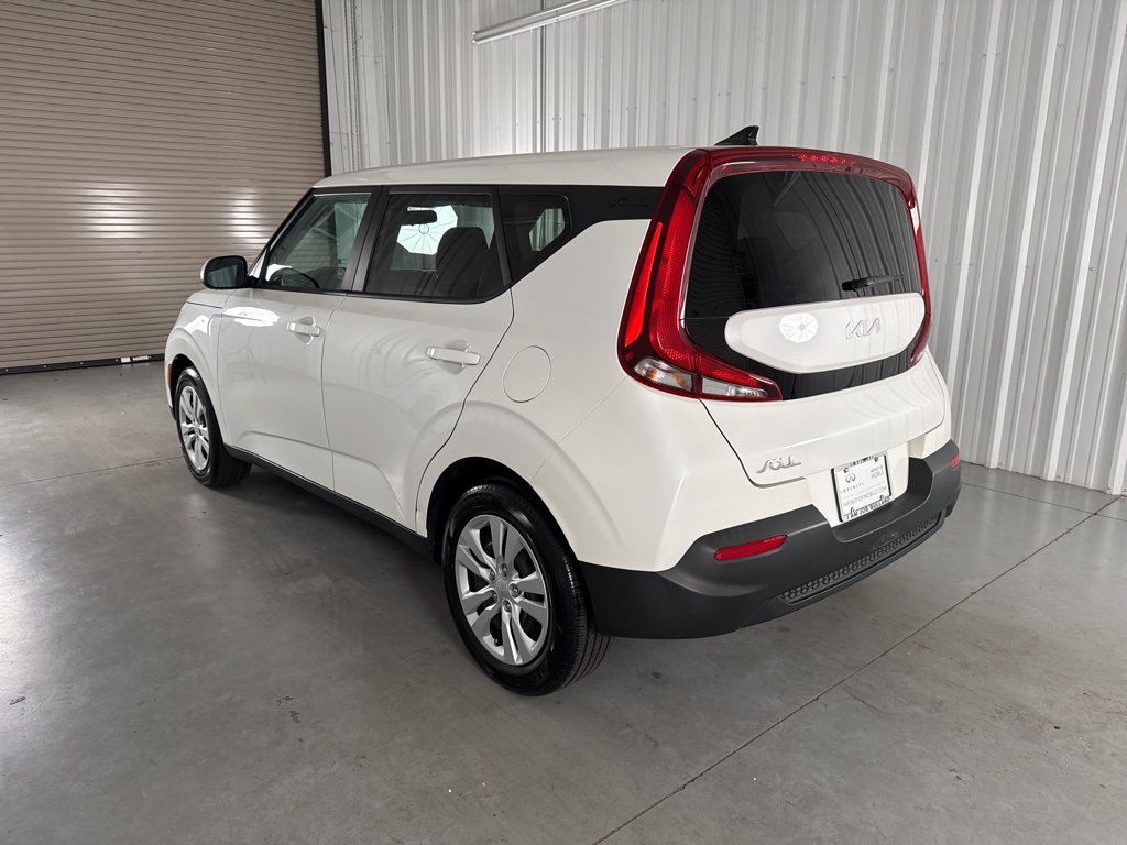 2022 Kia Soul LX photo 13