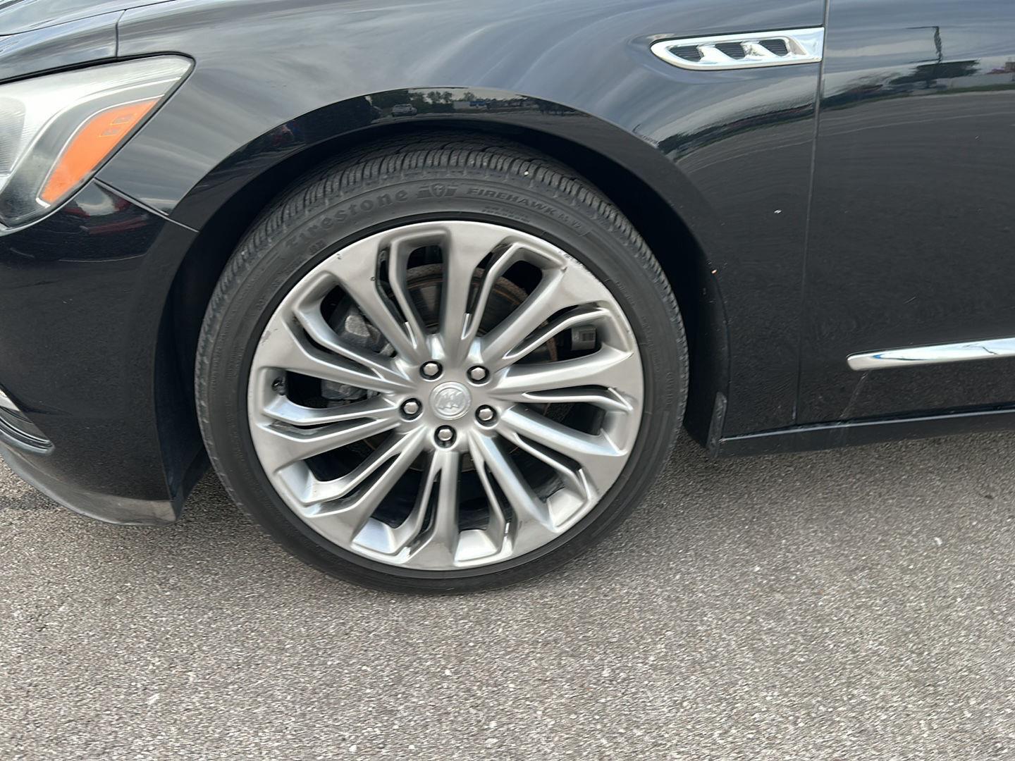 2017 Buick LaCrosse Essence photo 4