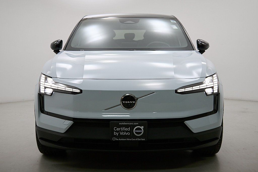 2025 VOLVO EX30 - Image 4