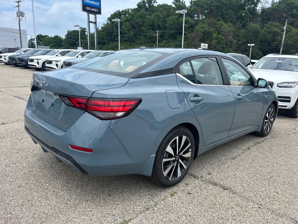 2025 Nissan Sentra SV photo 3