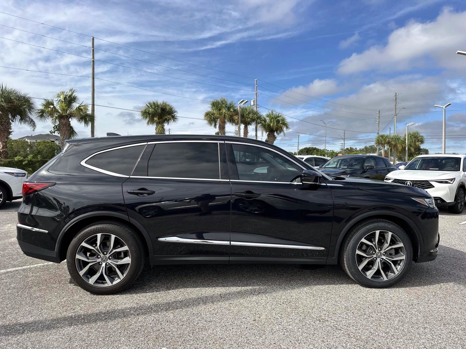 2023 Acura MDX SH-AWD Technology photo 3