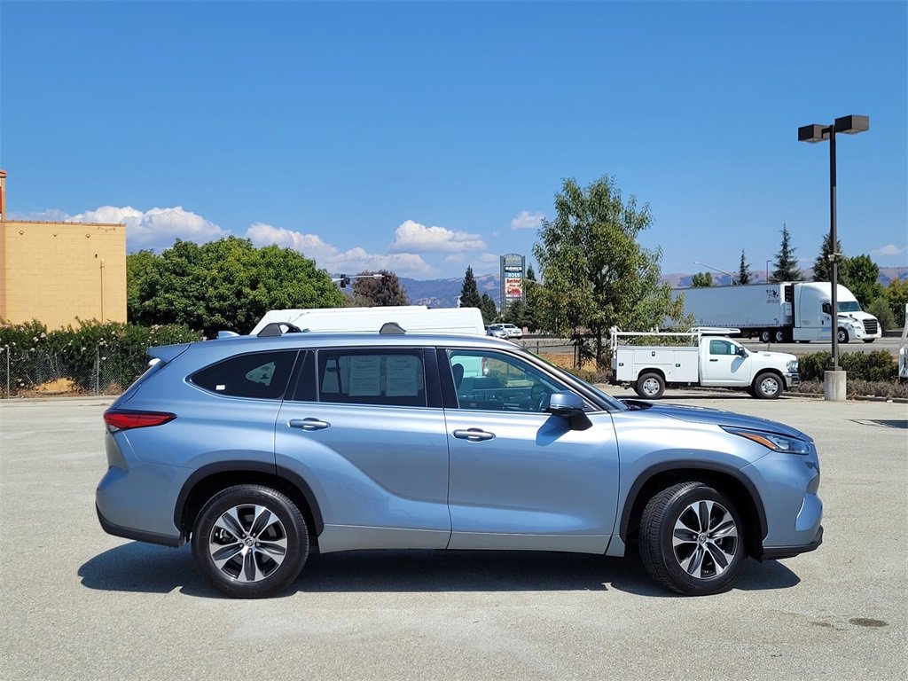 2020 Toyota Highlander XLE photo 4