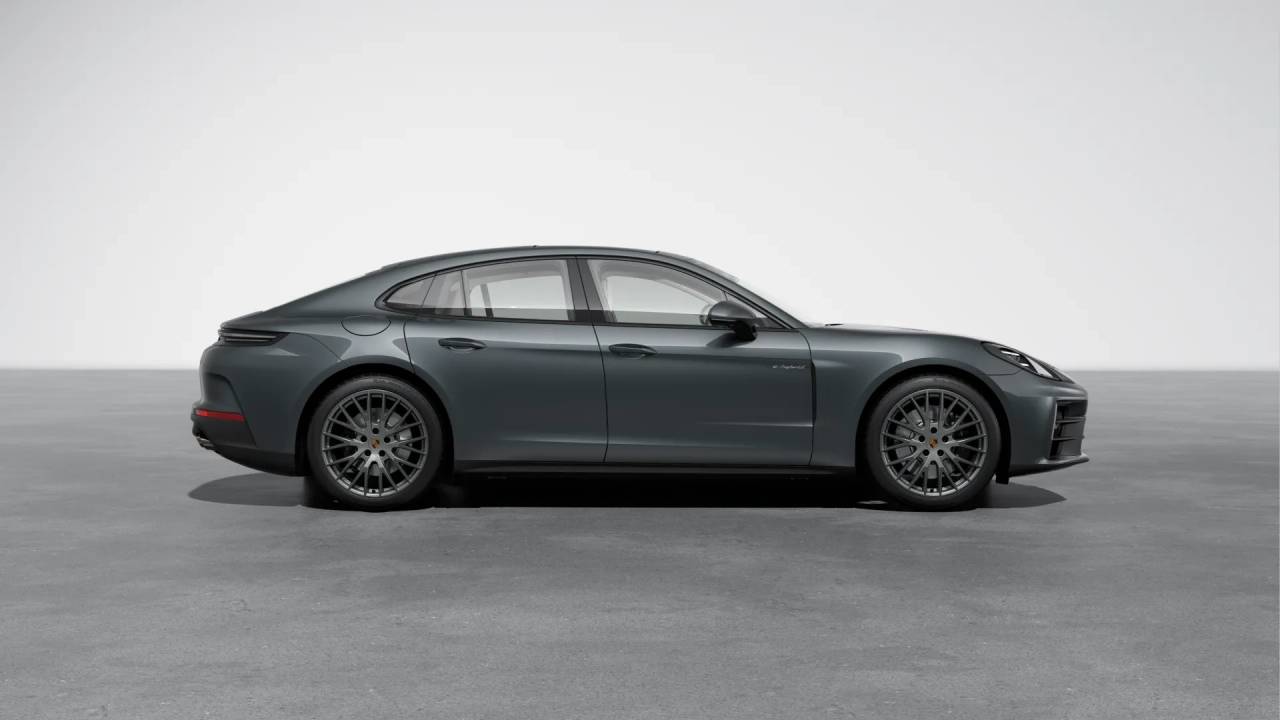 2026 Porsche Panamera E-Hybrid 4 photo 5